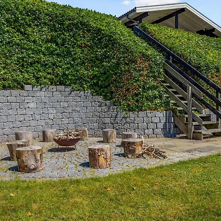 Spacious With Sea Glimpse Walking Distance To Lyngsbaek Feriehus