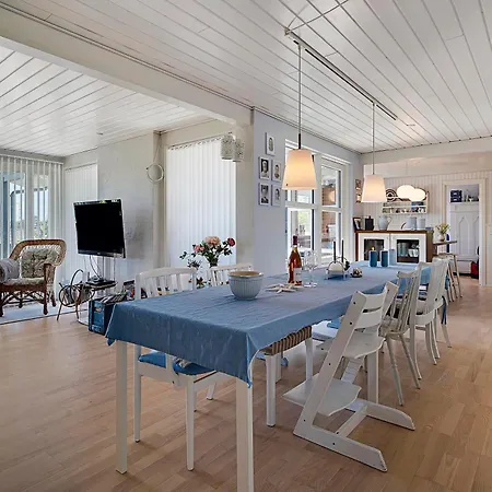 Spacious With Sea Glimpse Walking Distance To Lyngsbaek 에벨토프트