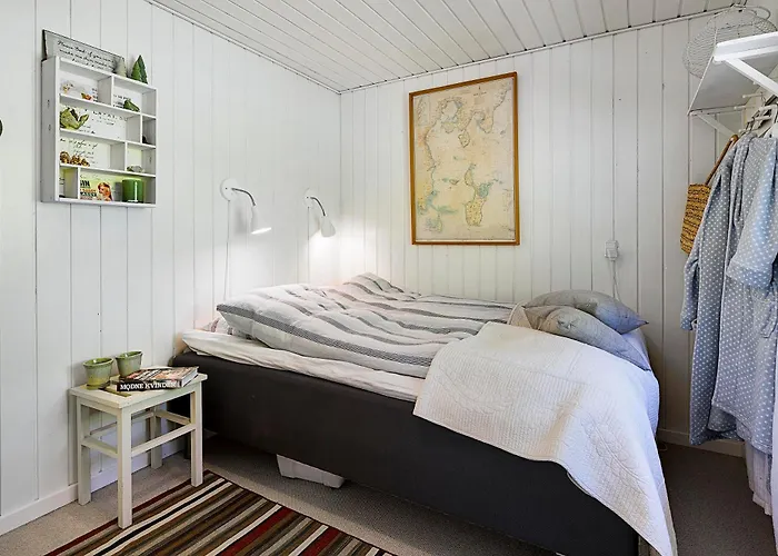 Spacious With Sea Glimpse Walking Distance To Lyngsbaek Feriehus Ebeltoft